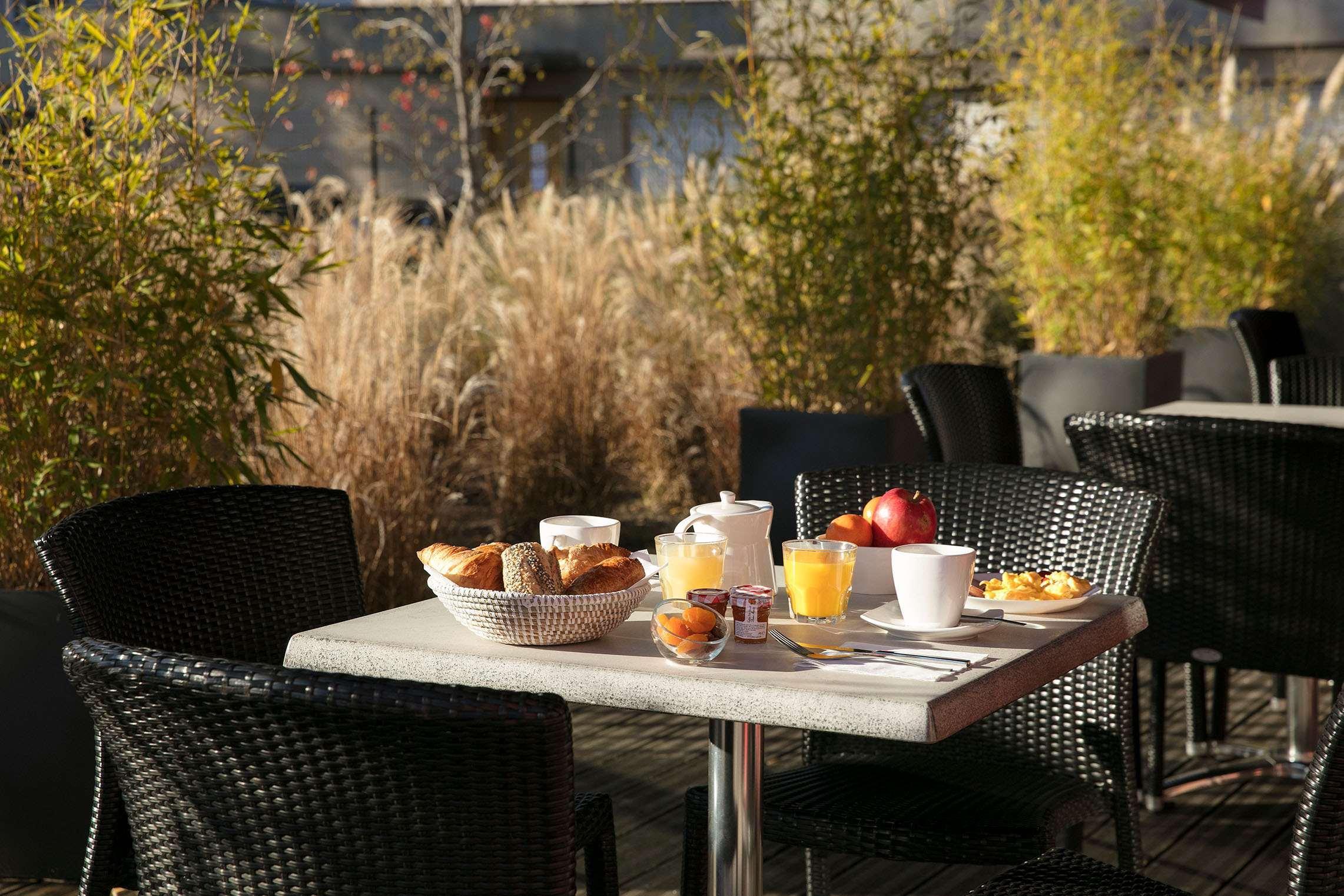 Hotel Clermont Estaing Bagian luar foto