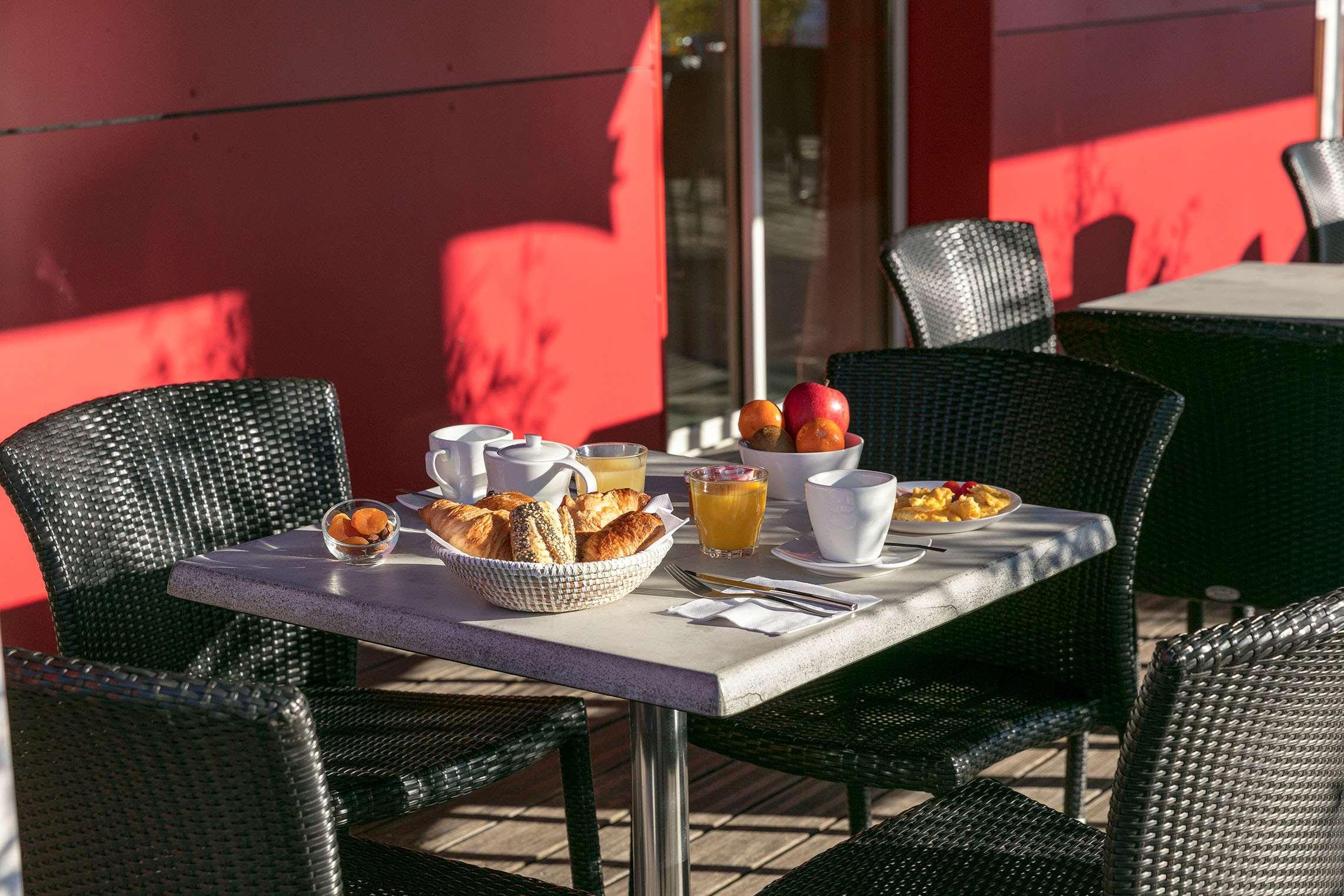 Hotel Clermont Estaing Bagian luar foto