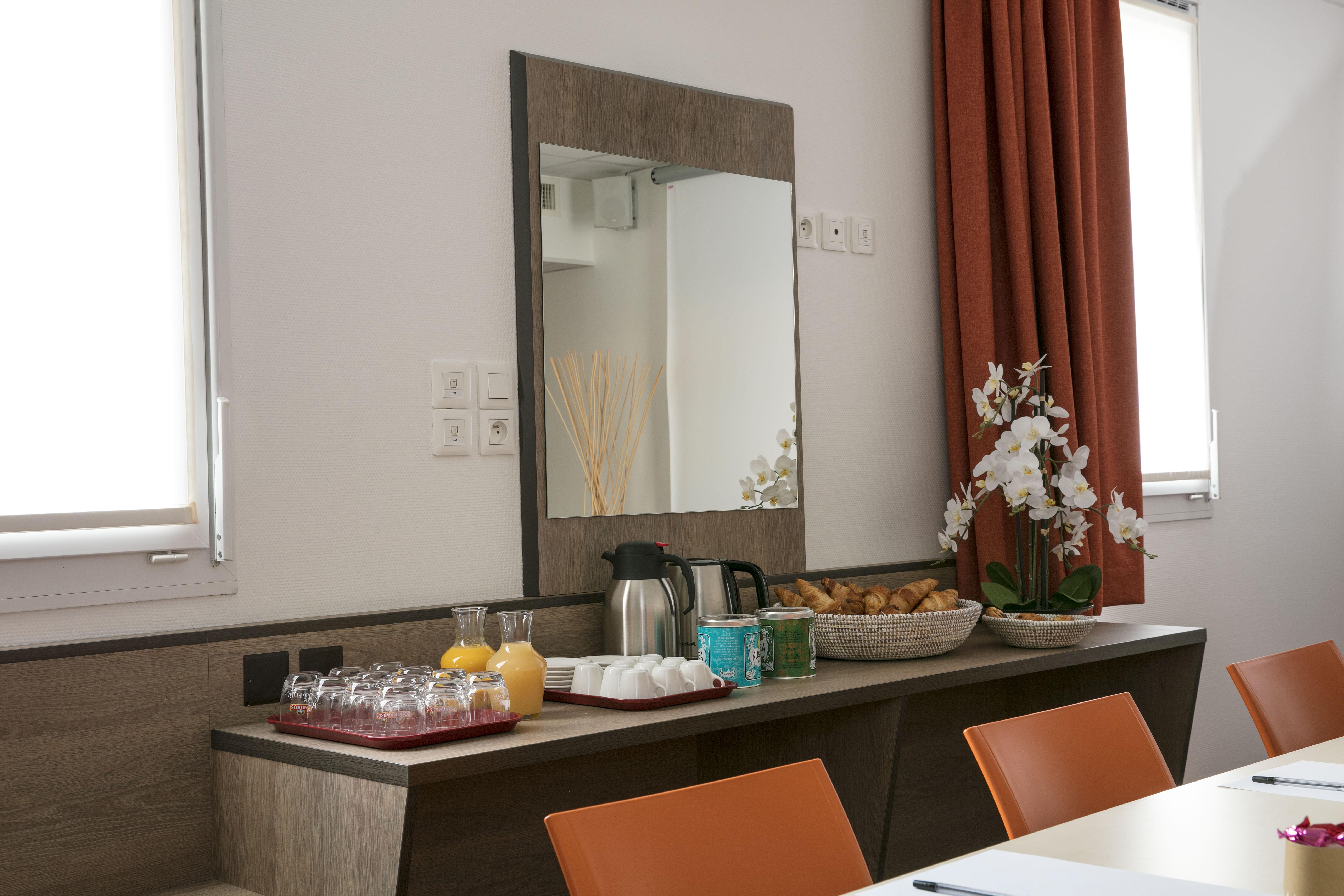 Hotel Clermont Estaing Bagian luar foto