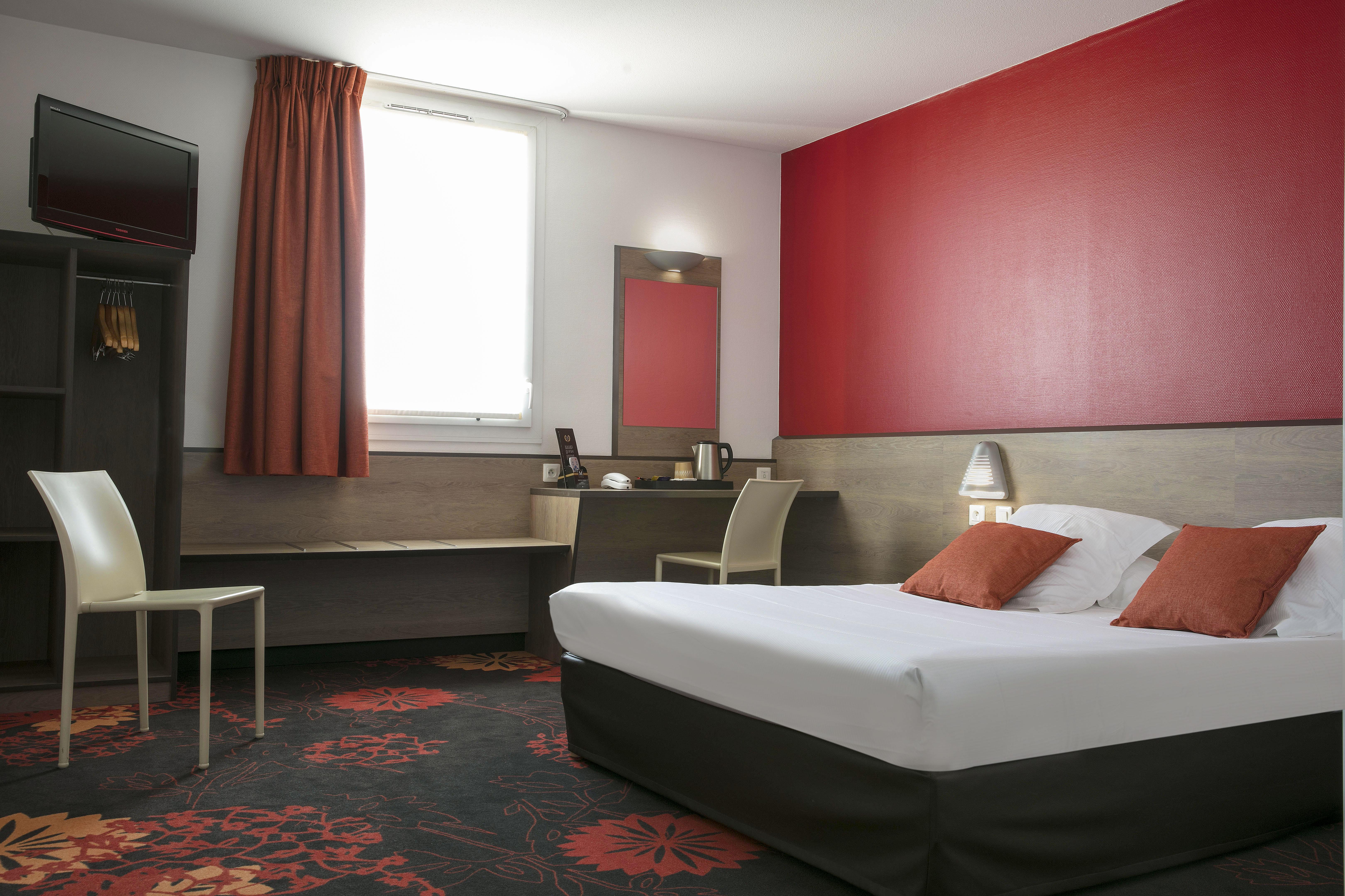 Hotel Clermont Estaing Bagian luar foto