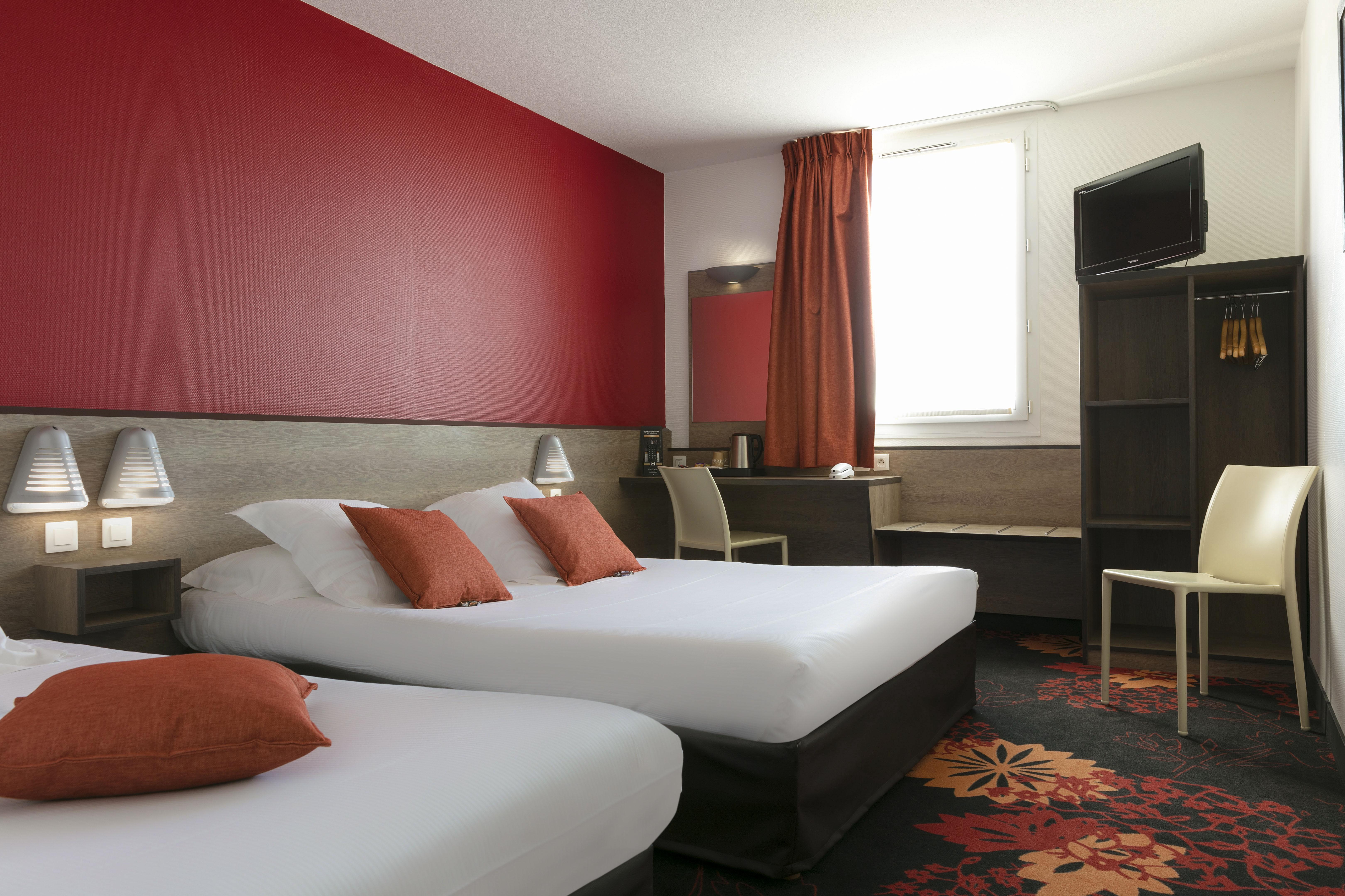 Hotel Clermont Estaing Bagian luar foto