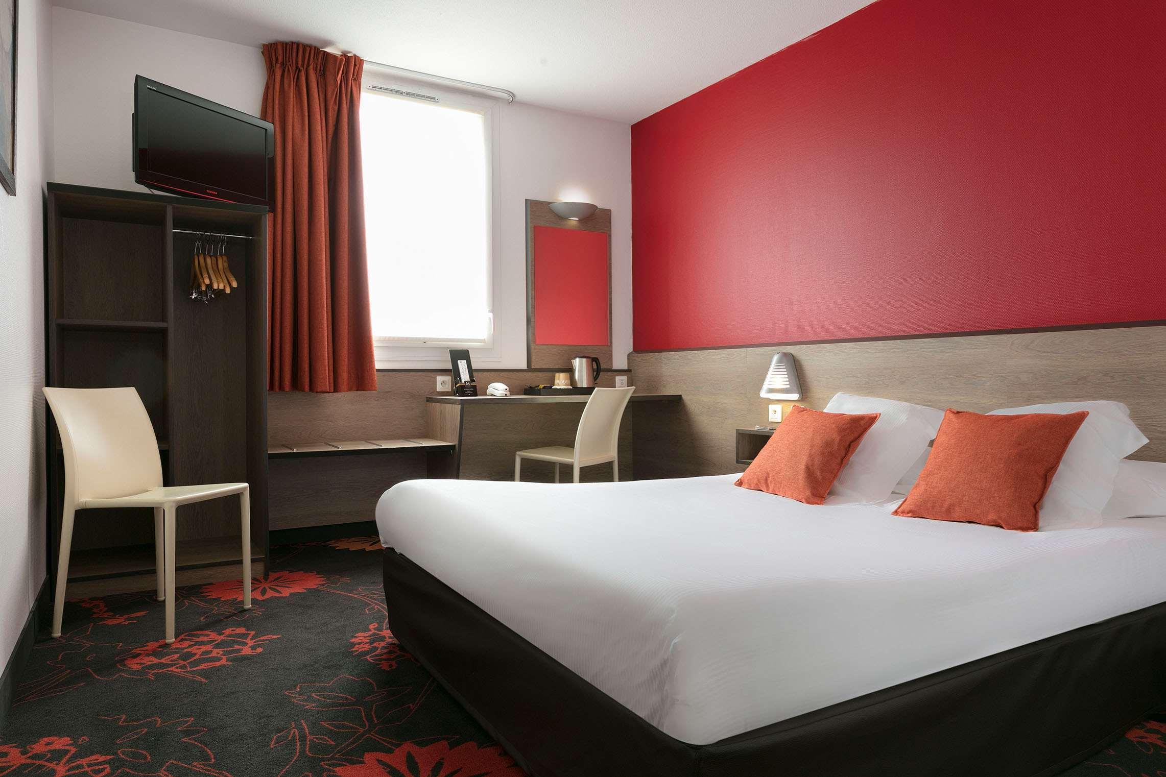 Hotel Clermont Estaing Bagian luar foto