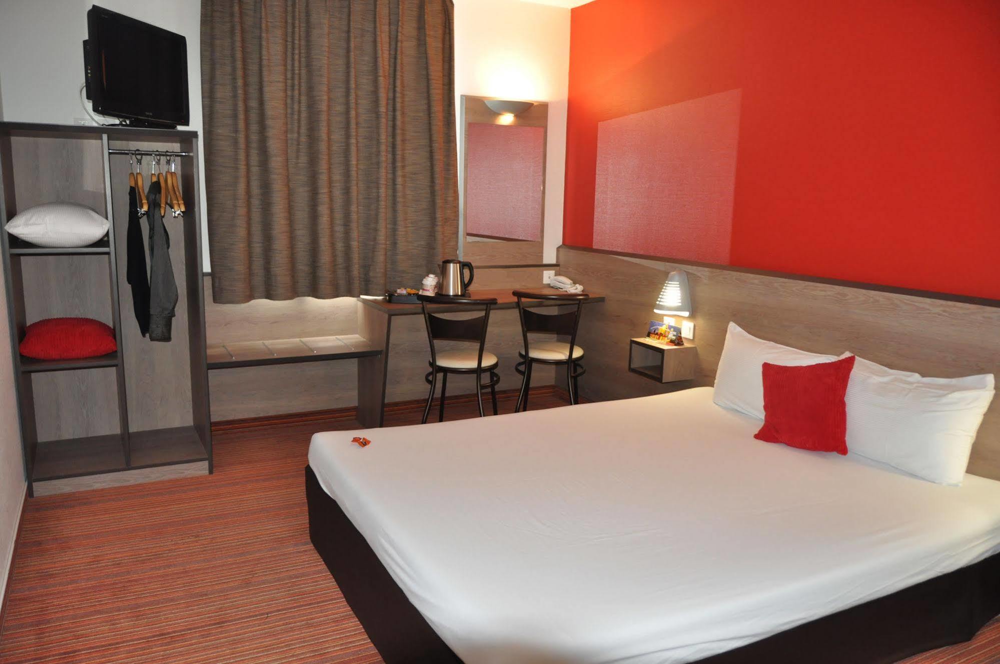 Hotel Clermont Estaing Bagian luar foto