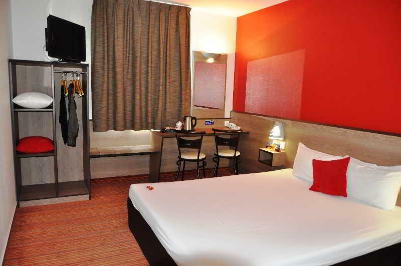 Hotel Clermont Estaing Bagian luar foto